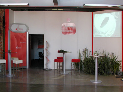 Stellwnde, Stehtische, Barhocker, Displays