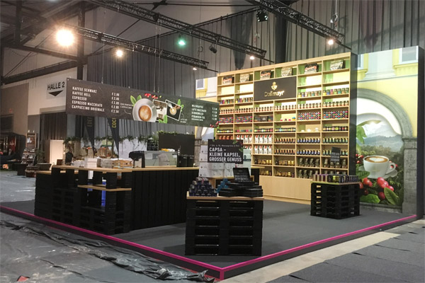 Messestand Dallmayr 2016 ca. 70m mit Palettenmbeln