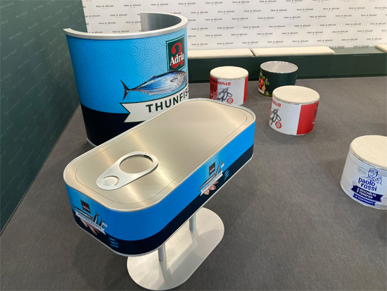 Wände aus Spannrahmensystem mit Thermosublimationsdruck<br>Mit Möbelserie Sonderanfertigung Dose (Hocker, Tische, Bank)