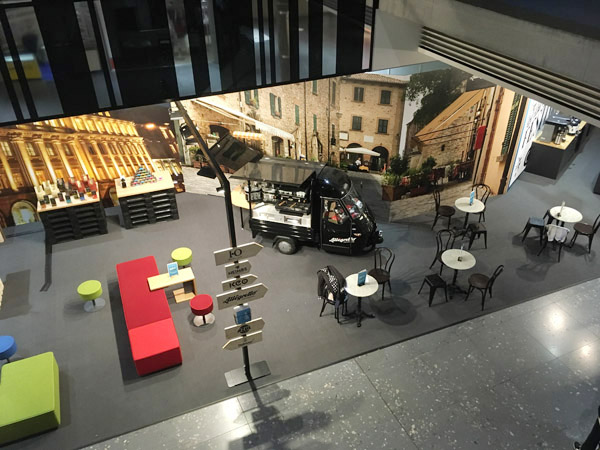 Messestand Loung mit Upcycling Paletten,beln