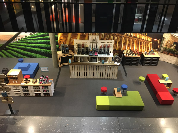 Messestand Loung mit Upcycling Paletten,beln