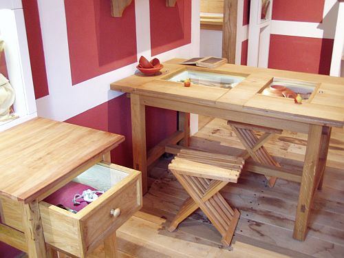 Museumsvitrine Mecklenburg Museumsmbel, Ausstellungsmbel, Objektmbel Klappstuhl Mecklenburg, Kommoden, Tische, Pulte