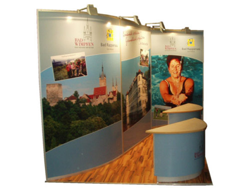 Messestand Bad Wimpfen 2006 gebogene Stellwnde mit Werbedruck und Minitheken