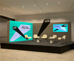 Messestand Bühne mit Rückwand ca. 6m x 3m